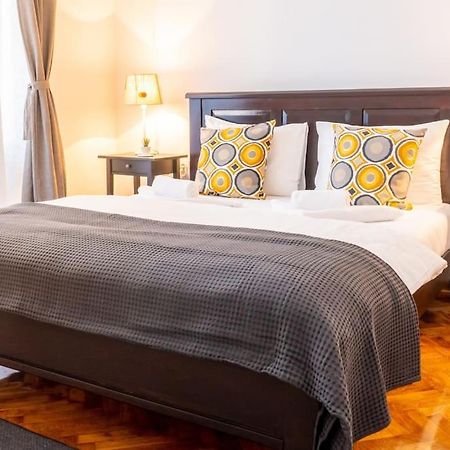 Central And Comfy 2Bdr Apartment Near Parliament Beograd Eksteriør bilde