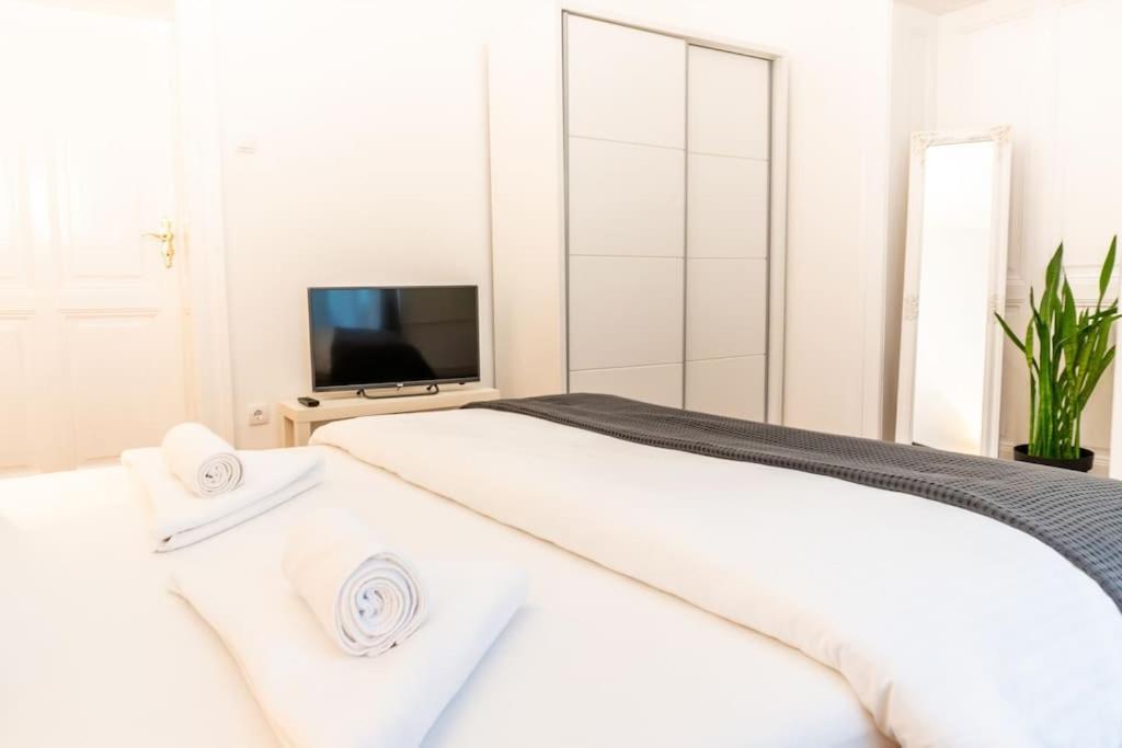 Central And Comfy 2Bdr Apartment Near Parliament Beograd Eksteriør bilde